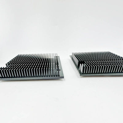 Suku Cadang Mesin CNC Presisi Tinggi Heatsink Penguat Daya Aluminium Berlubang Hitam
