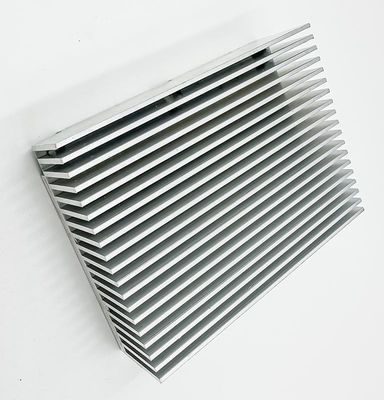 Bagian Logam Mesin CNC Aluminium Heatsink Untuk Inverter Fotovoltaik