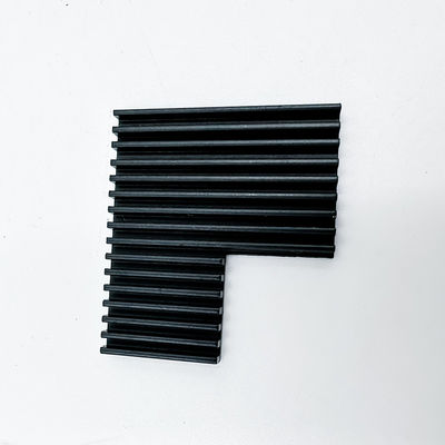 Suku Cadang Mesin CNC Aluminium Heatsink Anodized Hitam Untuk Lampu LED Penanaman Rumah Kaca