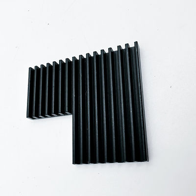 Suku Cadang Mesin CNC Aluminium Heatsink Anodized Hitam Untuk Lampu LED Penanaman Rumah Kaca